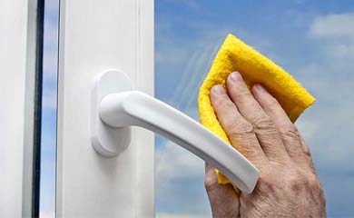Xử lý kính bị mốc, ố, vảy cá, dạng  bảy sắc cầu vồng